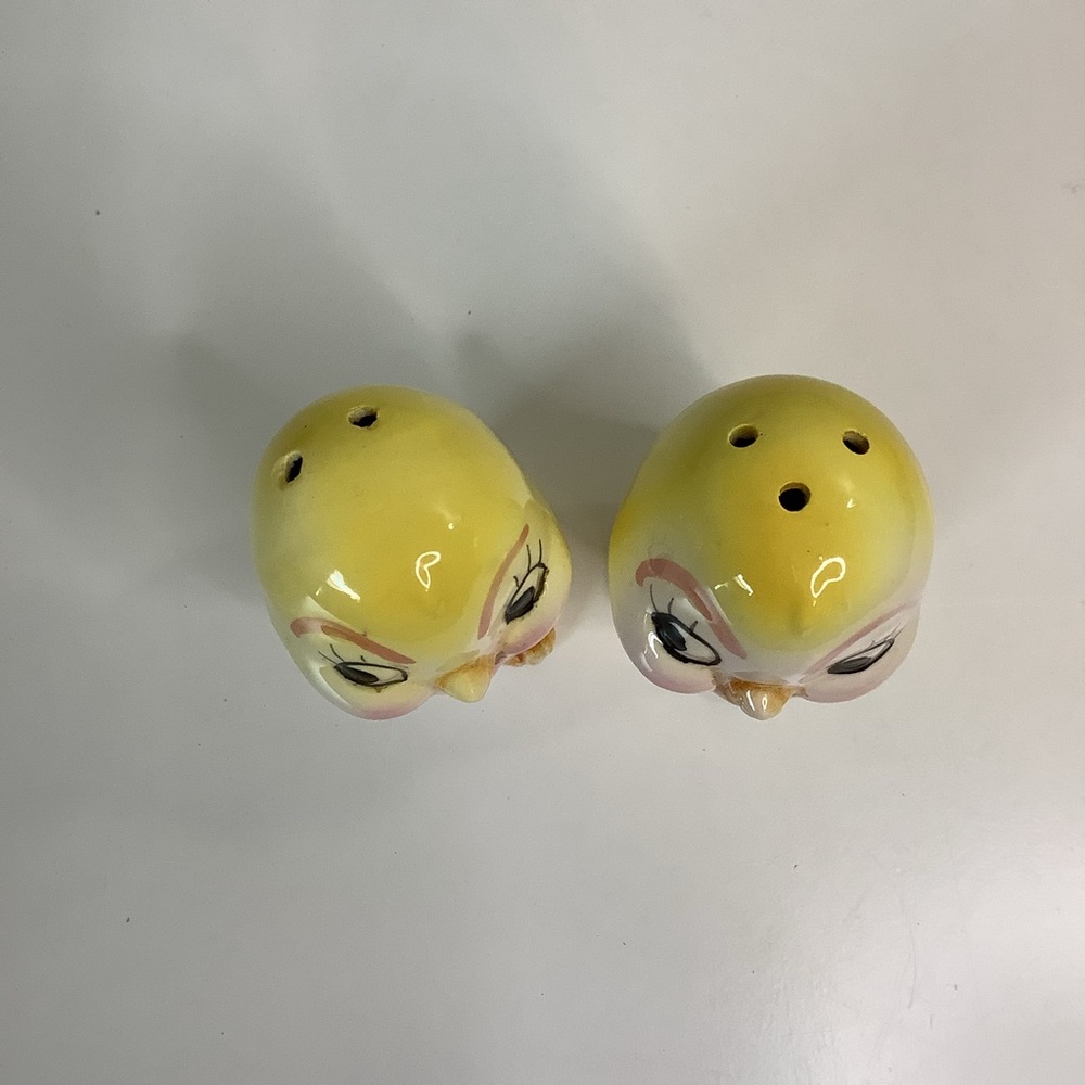 Vintage Anthropomorphic Yellow Bird Salt and Pepper Shakers Japan Canary Big Eye - Picture 8 of 10